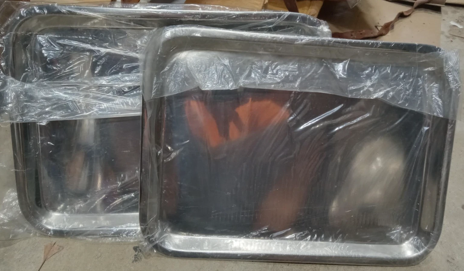 2PACK Lindy's Stainless Steel Baking Sheet 16.5"x 12" w/Raised Edge - 8W20
Opens in a new window or