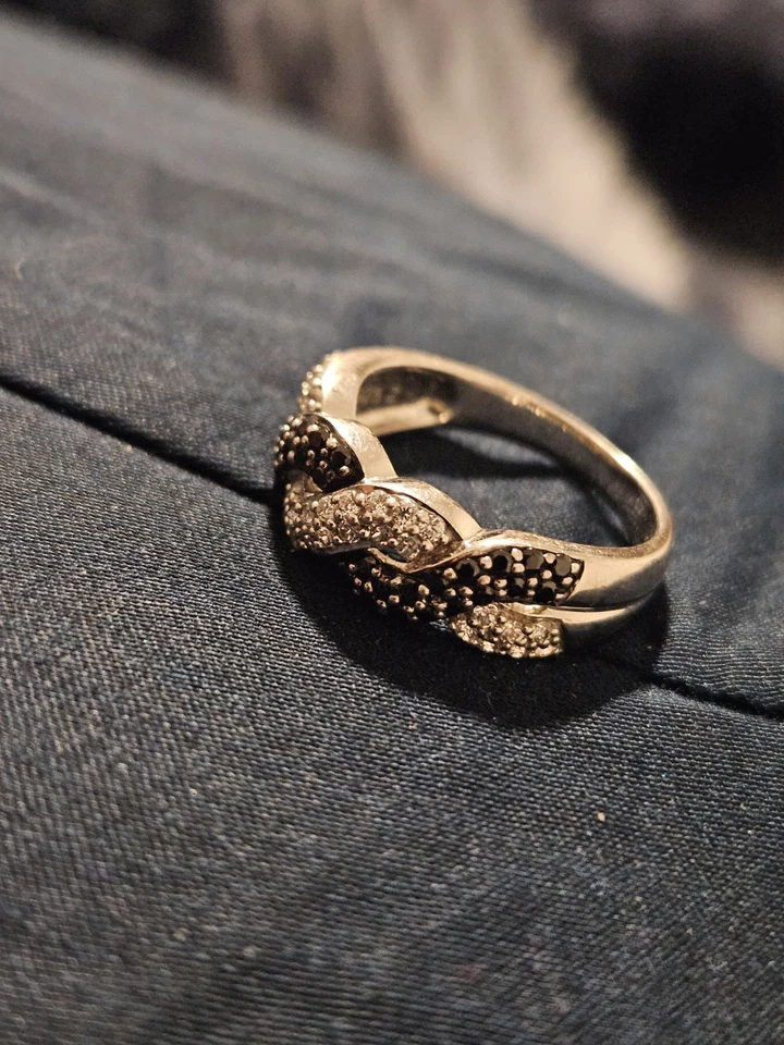 Anillo de diamantes naturales 1/6 quilates TW blanco y negro en plata de ley 925 Foto 4 de 4