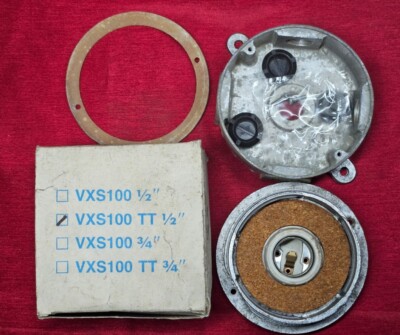 Vintage STD KEIL VXS-100 Light Fixture 120V, VSX100 TT 1/2'', Made In USA - NEW