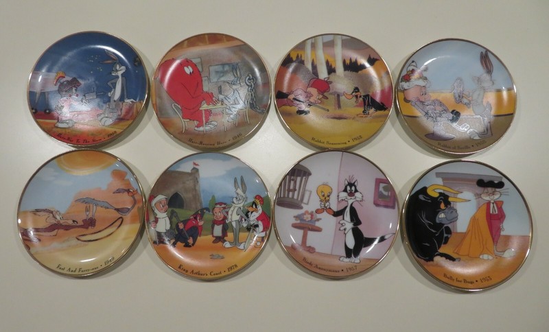 Set of 8 Looney Toons Tunes Collector Plates   Bugs Bunny  1992-1993 =