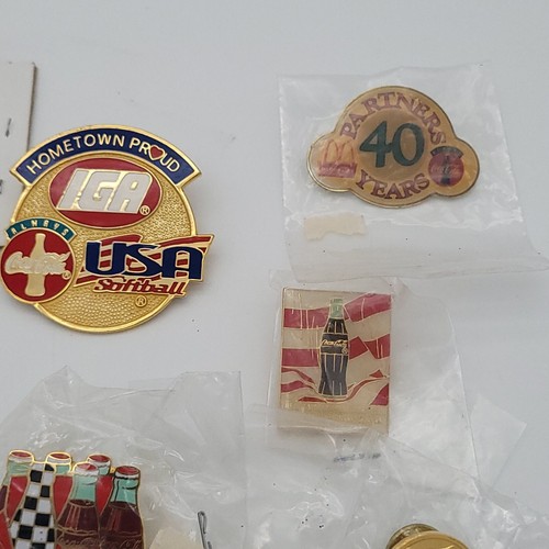Lot Of 21 Coca-Cola Lapel Pins - Collectors Club, Superbowl, etc + Transit Coin - Picture 6 of 9
