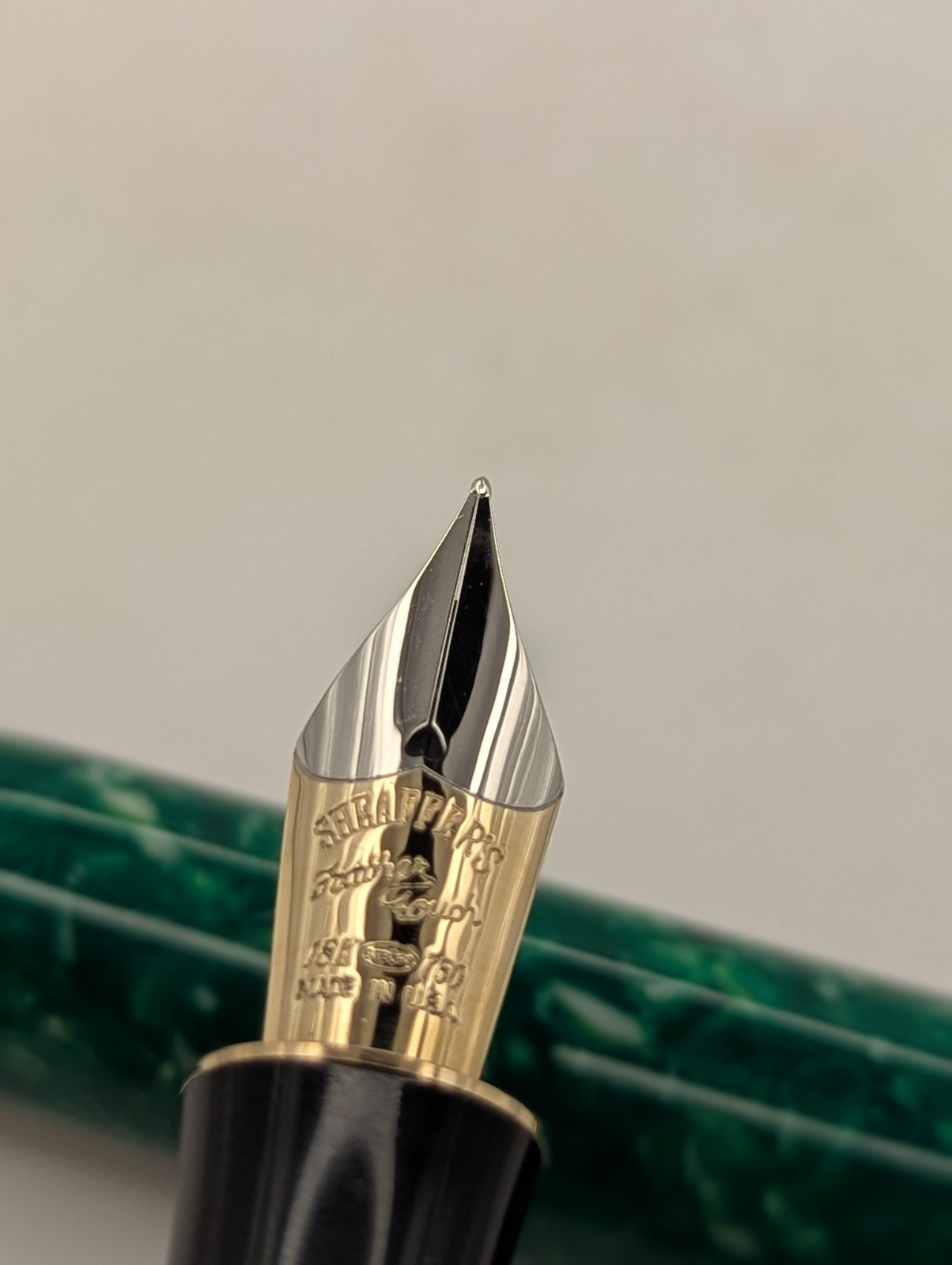 Sheaffer Balance 2 Jade Fountain Pen in Box 18k Gold Nib New Old Stock