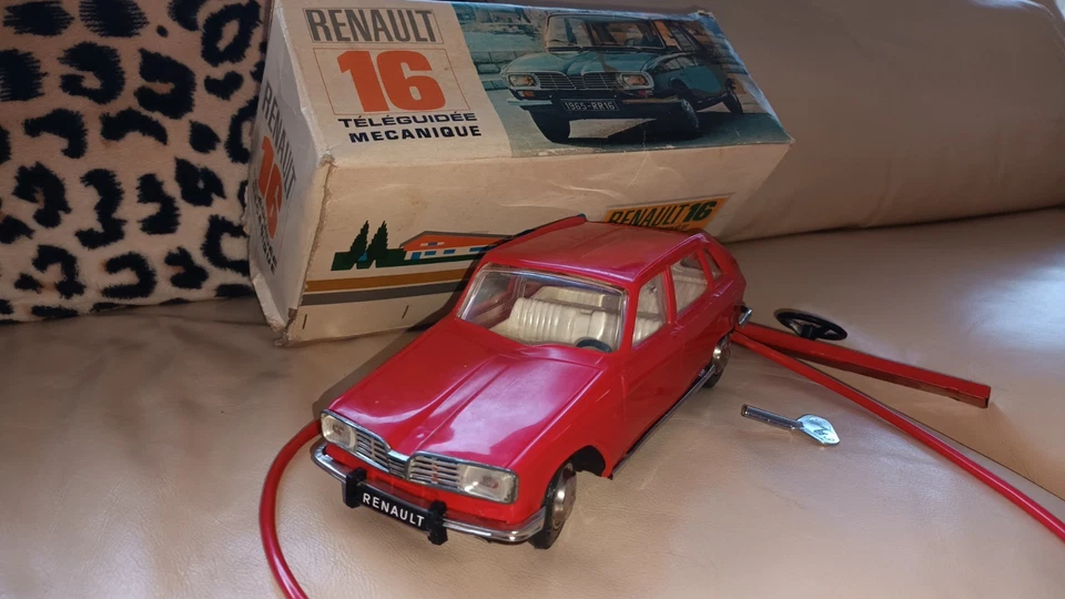 JOUET ANCIEN JOUSTRA RENAULT 16 TELEGUIDÉE MÉCANIQUE EN BOITE D'ORIGINE - Photo 2/4