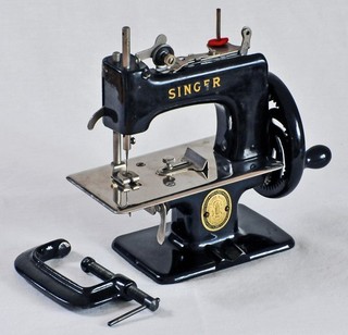 Singer SewHandy Toy Sewing Machine