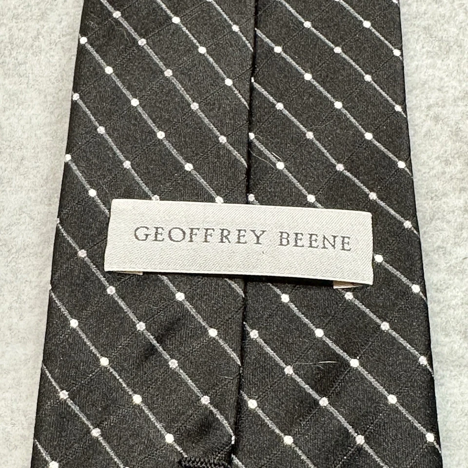 Corbata de cuello Geoffrey Beene blanco y negro a rayas 100 % seda 3,75 X 57 pulgadas Foto 3 de 4