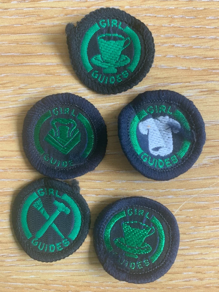 8 VINTAGE GIRL GUIDES Badges & Activity Badges (USED - Job Lot -AS SHOWN) - Image 4 of 4