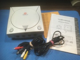 SEGA DREAMCAST Console System, 4x Controllers, 10x Games, Steering Wheel, +more