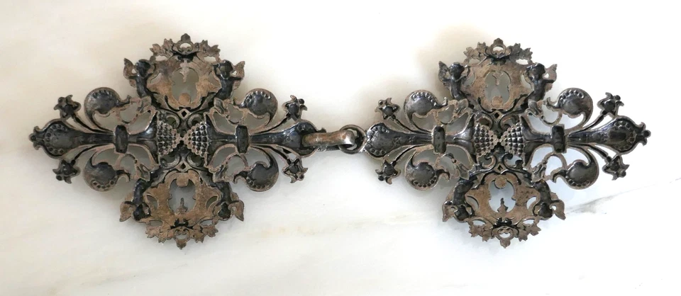 BOUCLE DE CEINTURE EN METAL A DECOR DE FLEURS DE LYS - Photo 2/2