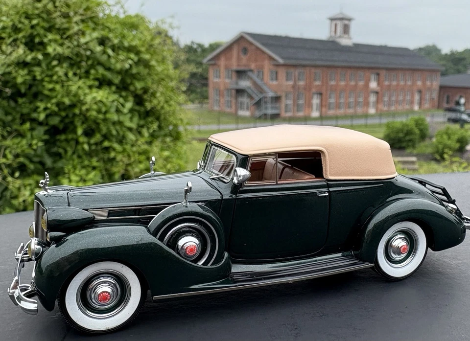 Automodello 1938 Packard Twelve Victoria Convertible, Berkshire Green 1:43 Scale - Image 3 of 4