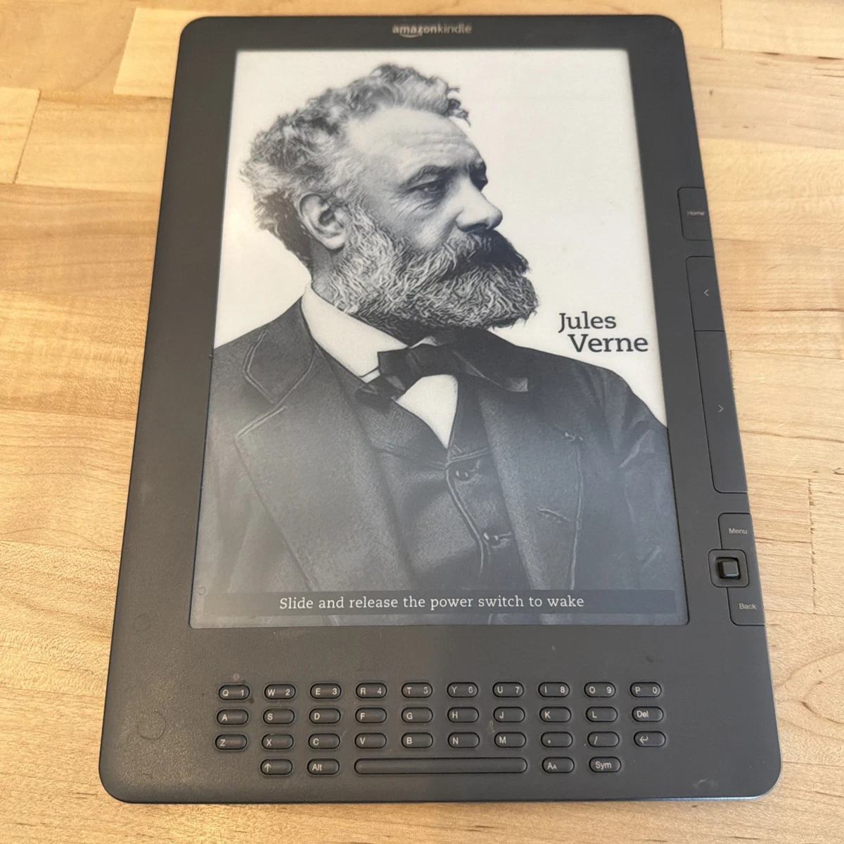 Amazon Kindle DX (2nd Generation) 9 in - 10.9 in Screen eBook