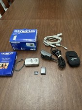 Camera Olympus Stylus 600 Digital 6.0MP Silver W/ Camera Case Accessories