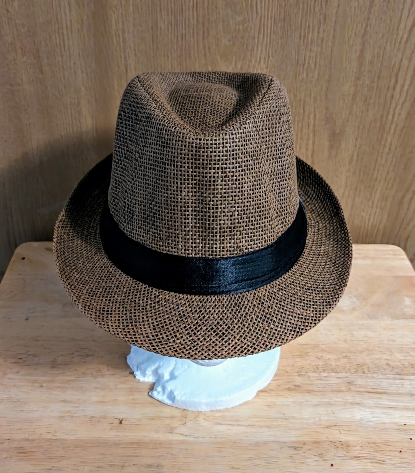 Stylish Brown Fedora Hat for a Classic Fashion Look-image