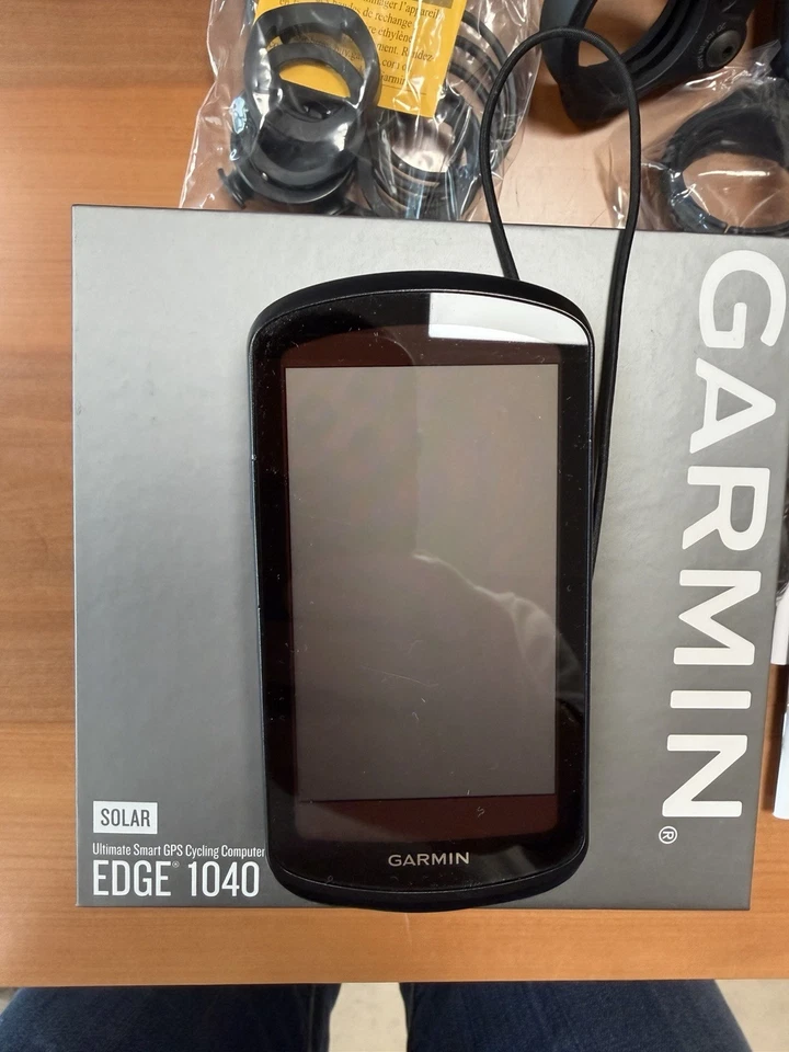 Garmin Edge 1040 Solar GPS Fahrradcomputer mit Original Schutzhülle - Bild 3 von 4
