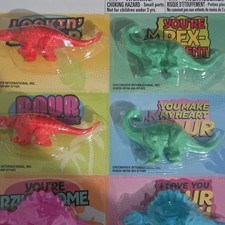 Greenbrier International Vintage Dinosaur Figures Set Assorted Colors