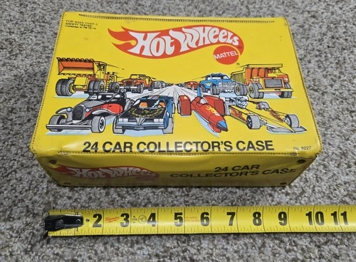 Hot Wheels 1983 Yellow 24 Car Collectors Case 2 White Trays No. 8227 with Cars