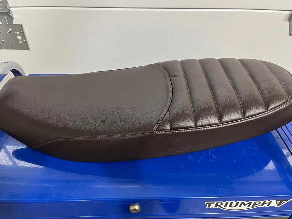 Asiento Triumph Scrambler 1200 marrón A9702001 Foto 3 de 3