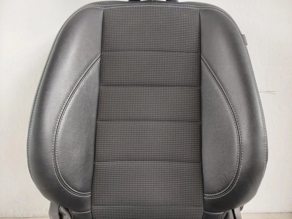 Renault Megane 3 III Grandtour Sitz vorn links Fahrersitz Kunstleder GT Logo - Bild 4 von 4