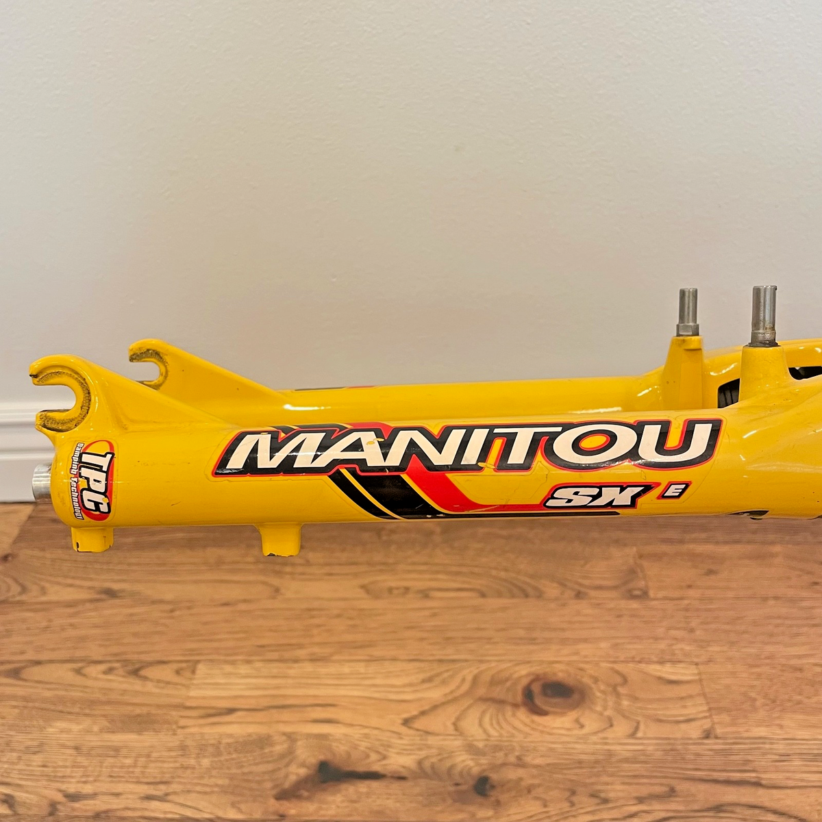 Fourche à Suspension Manitou SX E 1/8 26" VTT - Jaune - Compatible Freins V-Brake Et Disque - Occasion