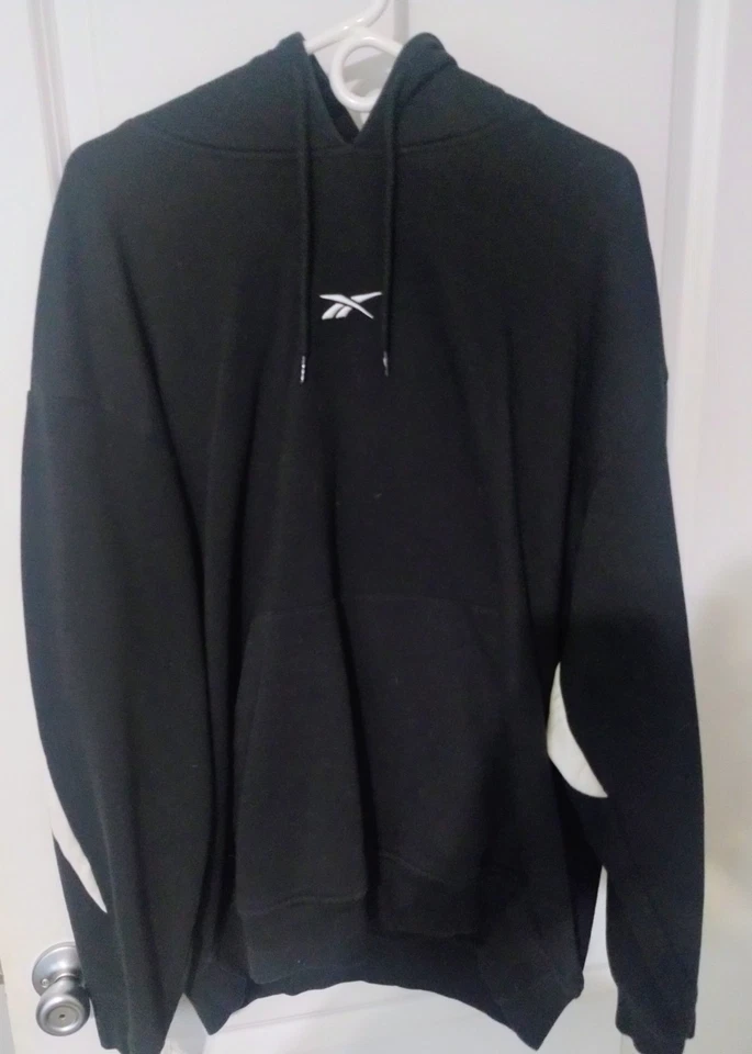 Sudadera con capucha Reebok negra con logotipo blanco en la espalda 2025 para hombre XL Foto 2 de 4