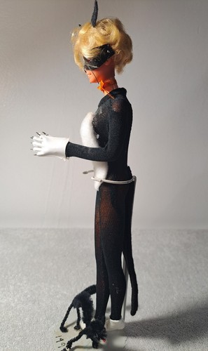 Trajes Vintage Barbie (3) Únicos Hechos a Mano - Retro Años 50/60, Catwoman, Payaso - Imagen 5 de 24