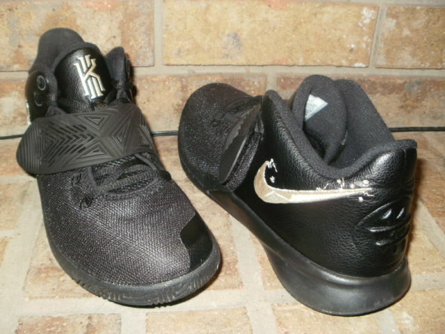 New Nike Kyrie Flytrap III Basketball Shoe Black Men display picture 1