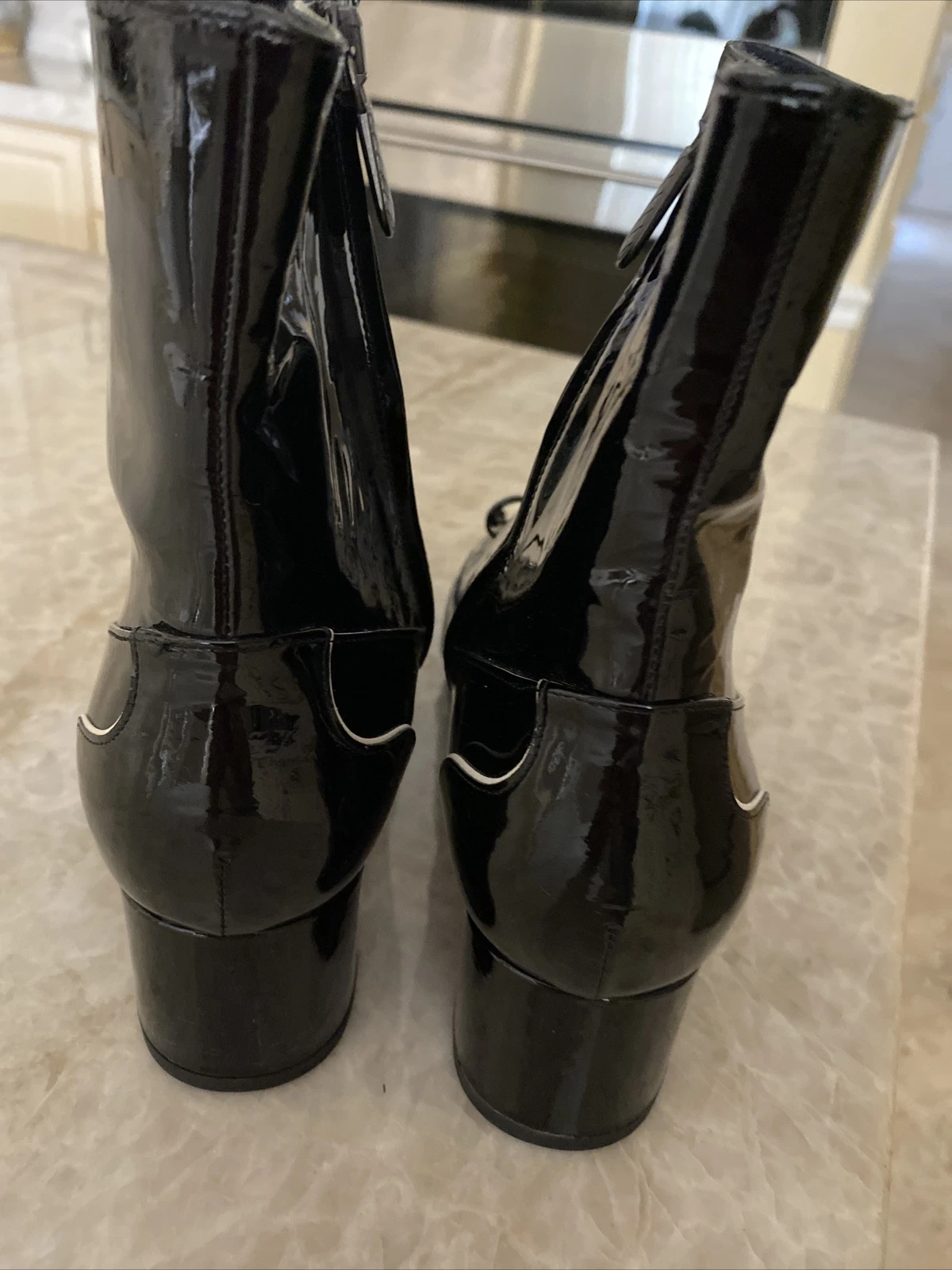 Stivali Bottega Veneta 39 stivaletti neri in vernice White Piping NUOVI