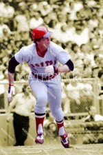 GA213 Carlton Fisk Boston Red Sox Base Hit Baseball 8x10 11x14 16x20 Photo