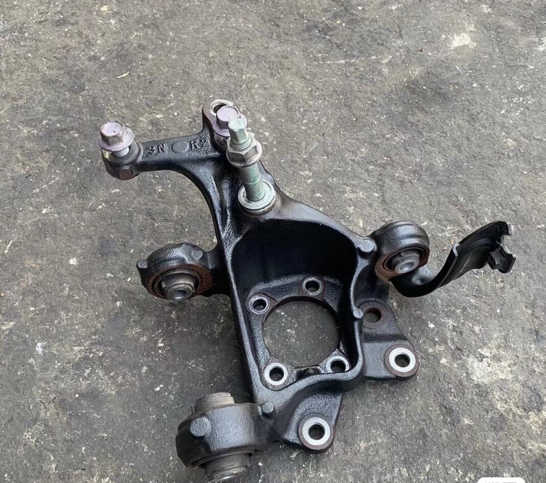 Rear Right Axle Carrier 42304-0R100 for 2019-2025 Toyota RAV4