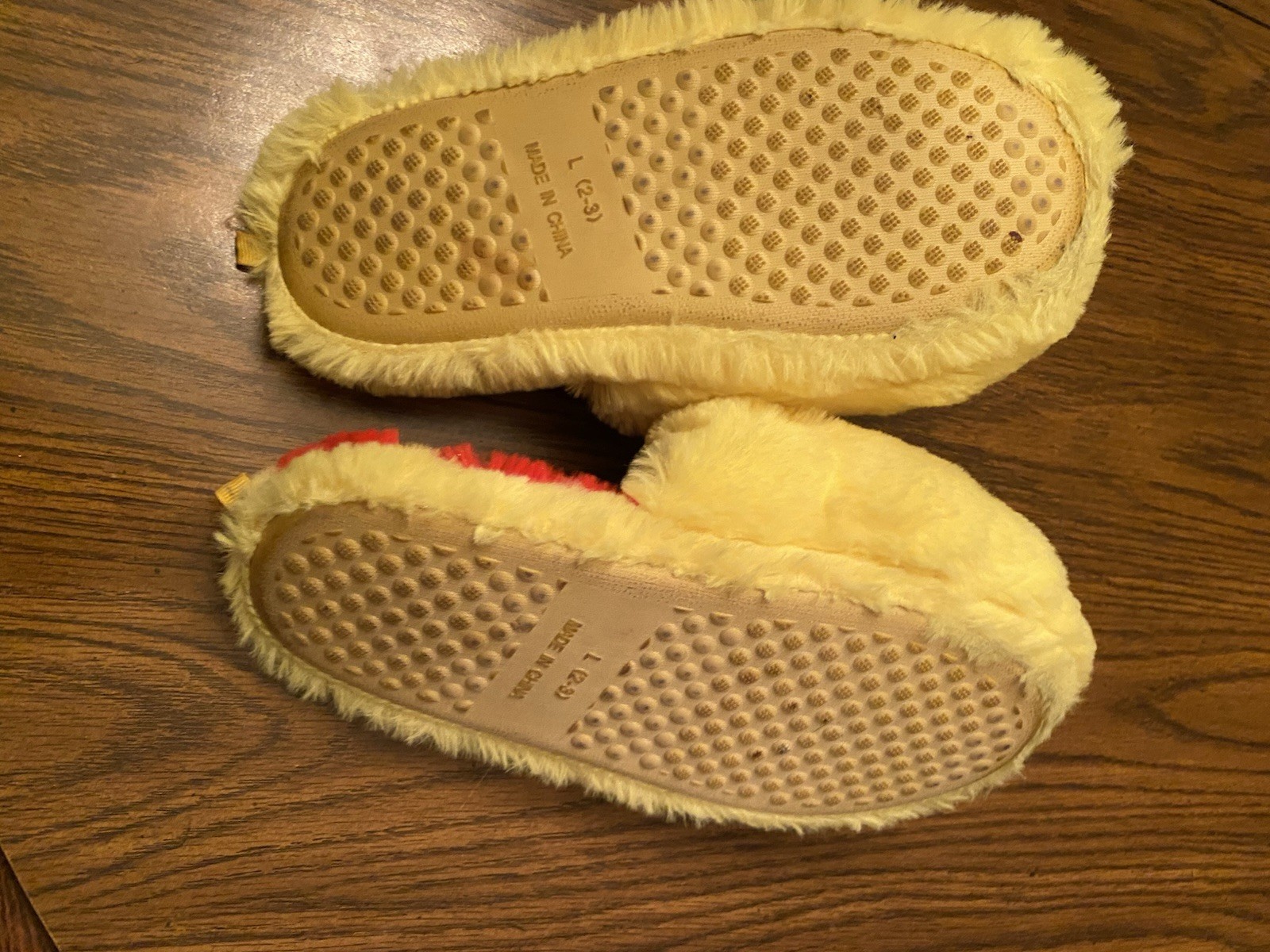 PANTOFOLA D’ORO Nuovo senza scatola set di pantofole emoji fuzzy morbide bambini grandi 2 3 cote morbide