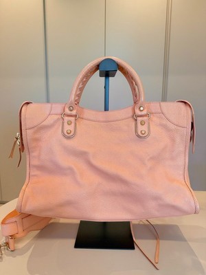 バッグ Balenciaga The City Pink Shoulder Bag Balenciaga City Pink Shoulder Bag Grained Leather Shoulder Bag