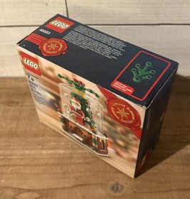 LEGO Seasonal Holiday: Christmas Snowglobe 40223 Santa Winter Village New Sealed