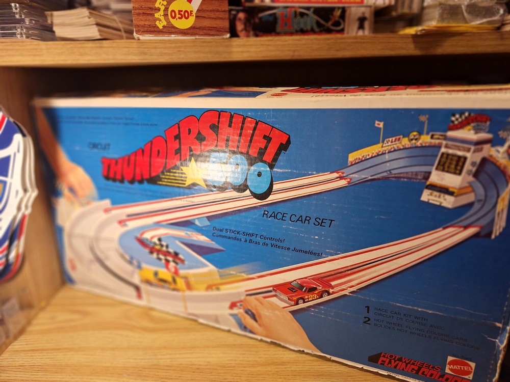 Hot Wheels Flying Colors Thundershift 500 Race Car Set 7663 Vintage Collectible