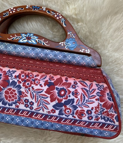 Isabella Fiore Wooden Handles Clutch Purse Bag - Picture 5 of 12