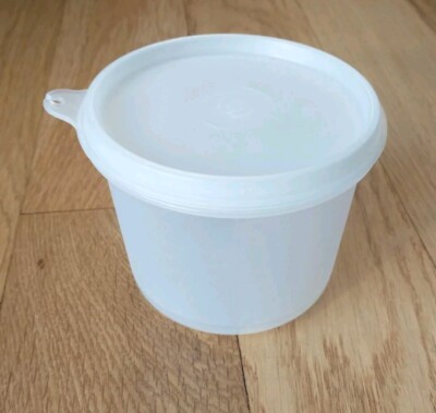 Tupperware Storage Container 1493-13 w/ Lid 215-88 Clear