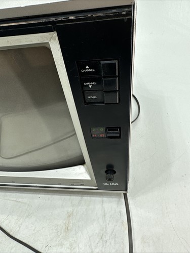 Televisore vintage 1984 Retro 13" venatura legno RCA XL 100 EKR336W testato così com'è - Foto 8 di 13