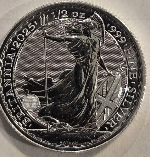 2025 £1 Silver British Britannia 1/2 oz Ultra Rare, First Issue Since 2019 - Picture 10 of 18