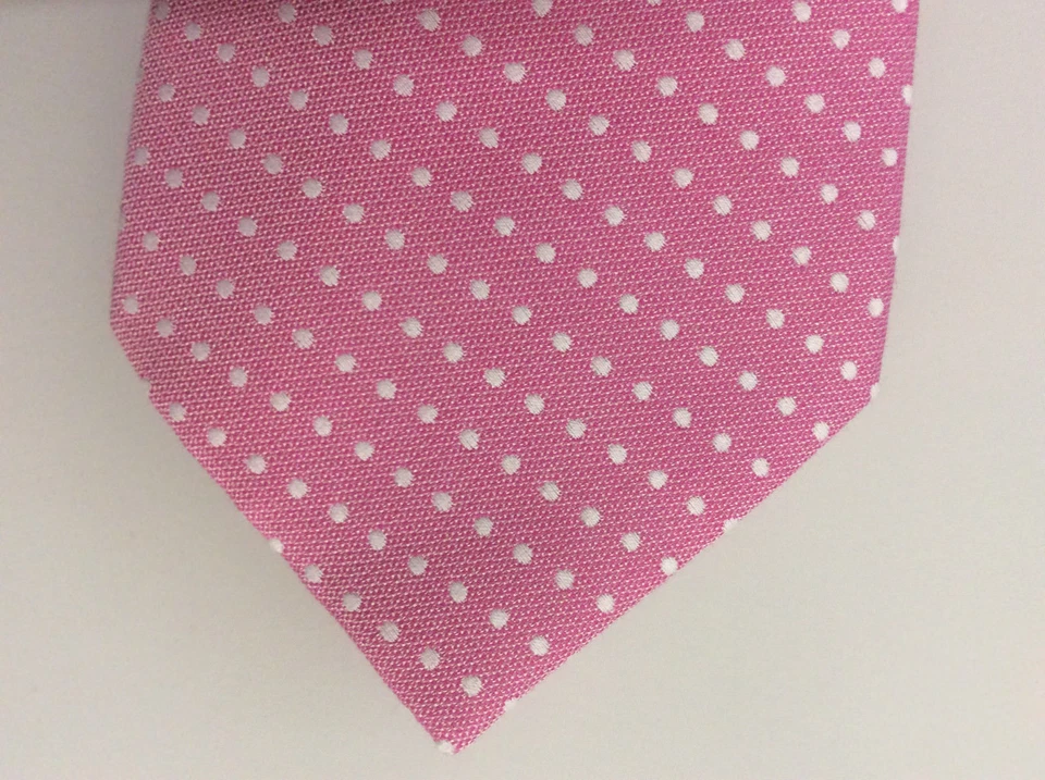 Corbata informal Club Room para hombre rosa a lunares ancho 3,25" precio de venta sugerido por el fabricante: 52,50 USD Foto 2 de 2