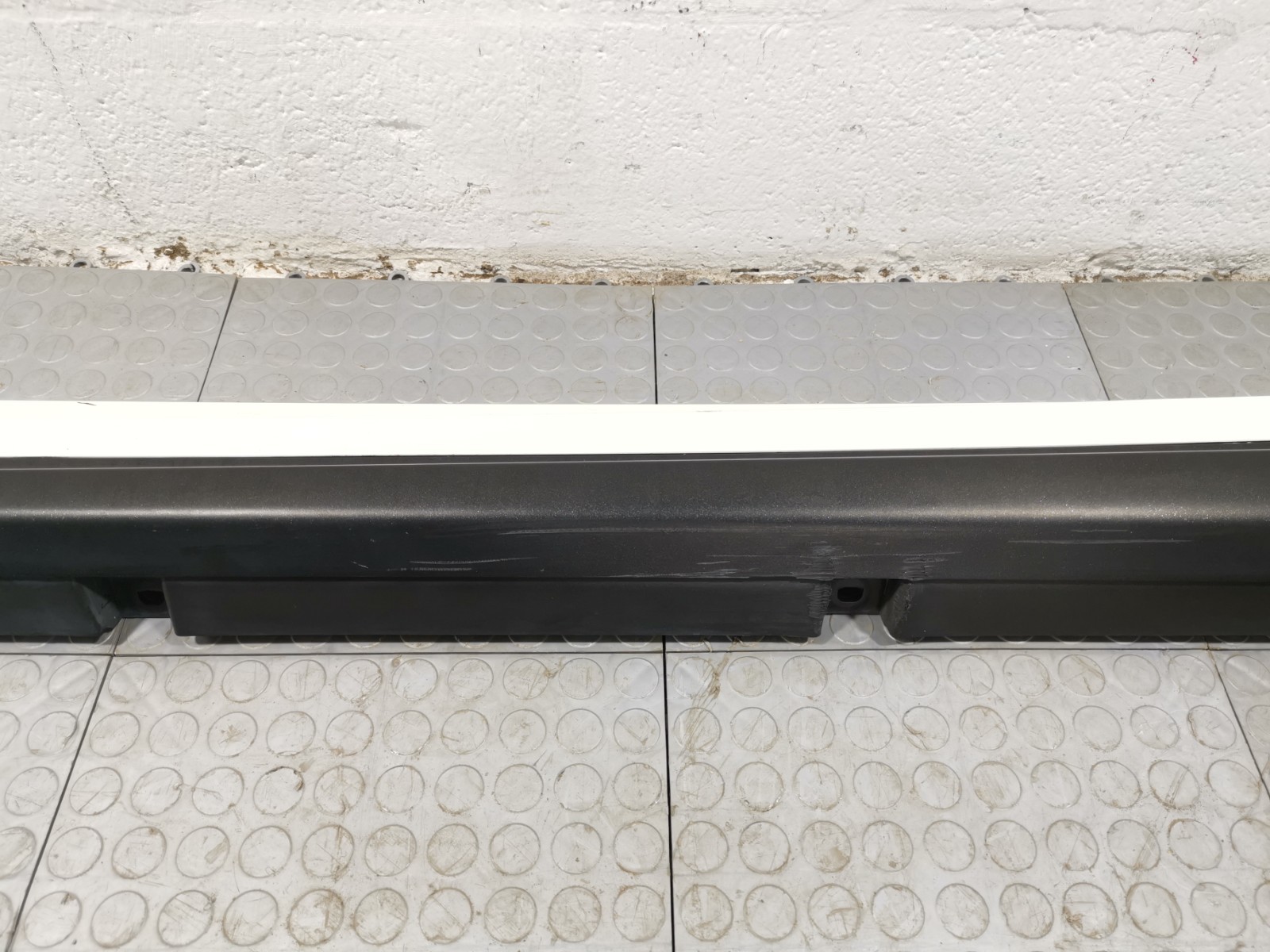 Maserati Ghibli 2017 RWD M156B 3.0 L Left Driver Side Skirt Rocker Panel OEM