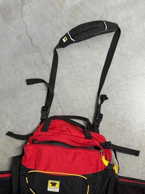 Riñonera Mountainsmith Lumbar Pack Roja Negra Cintura a la Cadera con Correa para el Hombro Senderismo Foto 3 de 4