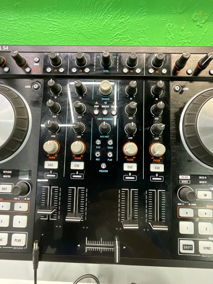 TRAKTOR KONTROL S4 MK2 – 4 Deck 4 Channel DJ Controller 🎶 Tested & Working - Image 3 of 4