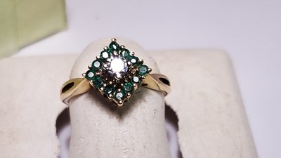 Nachlass 0,30 kt natürlicher roter Diamant & Smaragd quadratischer Heiligenschein 14 Kt YG S-4 Pinky Ring #24611