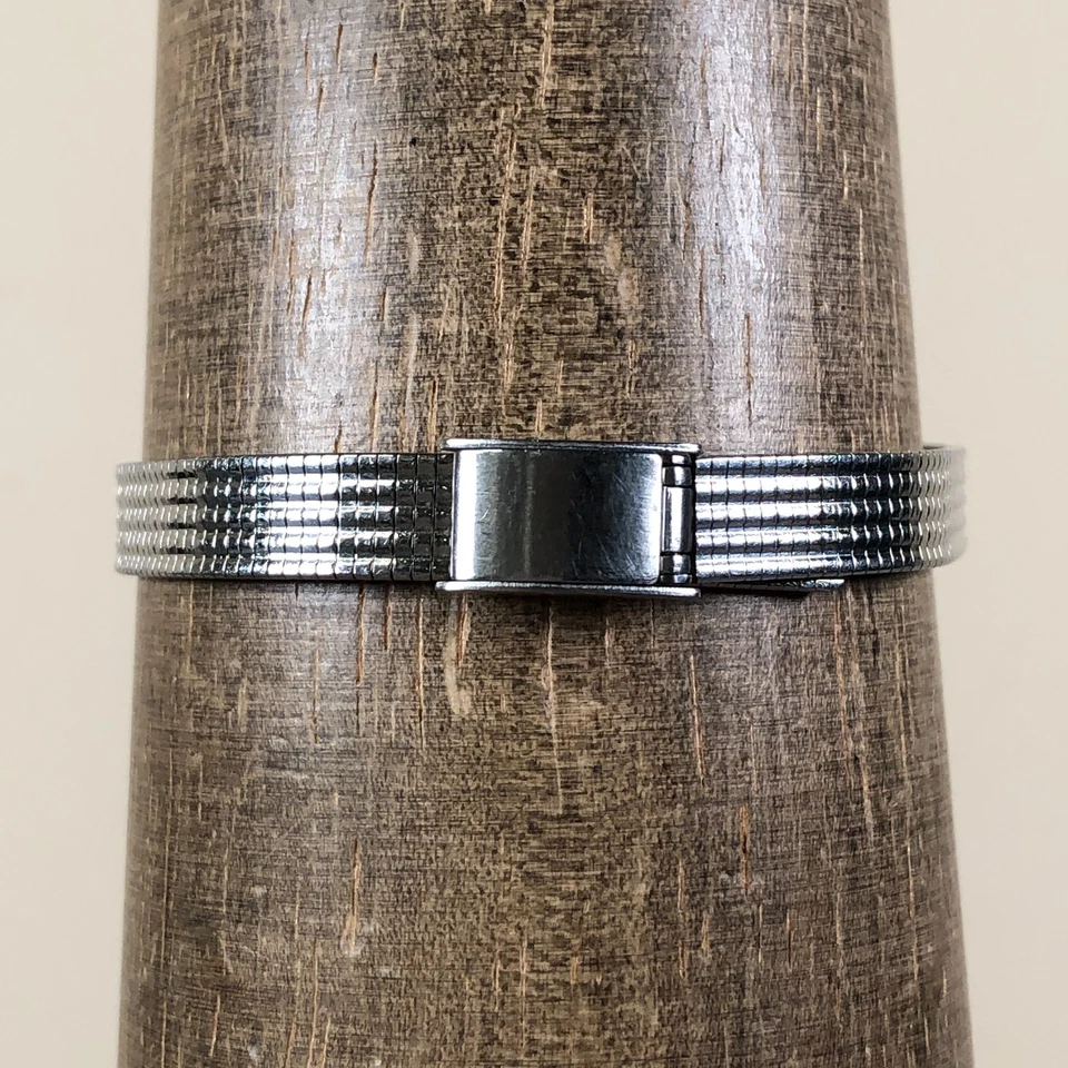 Antigo Relógio Feminino Waltham W009D Diamante Tom Dourado Oval Quartzo 18mm 6 3/4" - Imagem 4 de 4