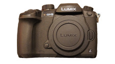 Panasonic LUMIX DC-GH5 20.3 MP Digital Camera. Black (Body Only)  Good condition