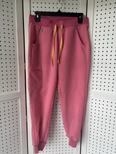 Figs Women’s Small Petite Zamora Jogger Scrub Pants Light Pink / Yellow Strings