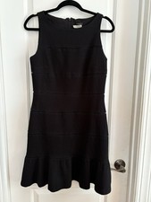 Ann Taylor dress Sleeveless Knit/flout with bottom ruffle cutout Size 6