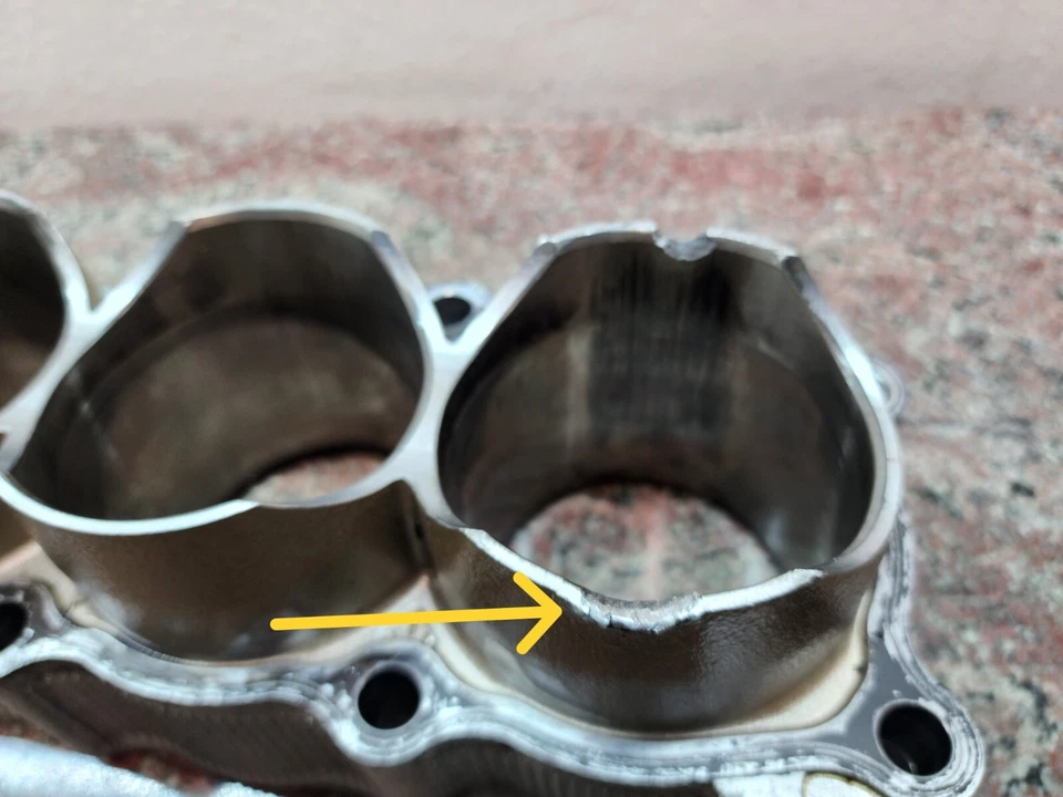 Yamaha YZF-R1 2015-2019 barril de cilindro de motor OEM 2CR-11311-00 (leer descripción) Foto 4 de 4