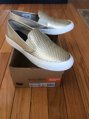 sperry seaside perforated sneaker