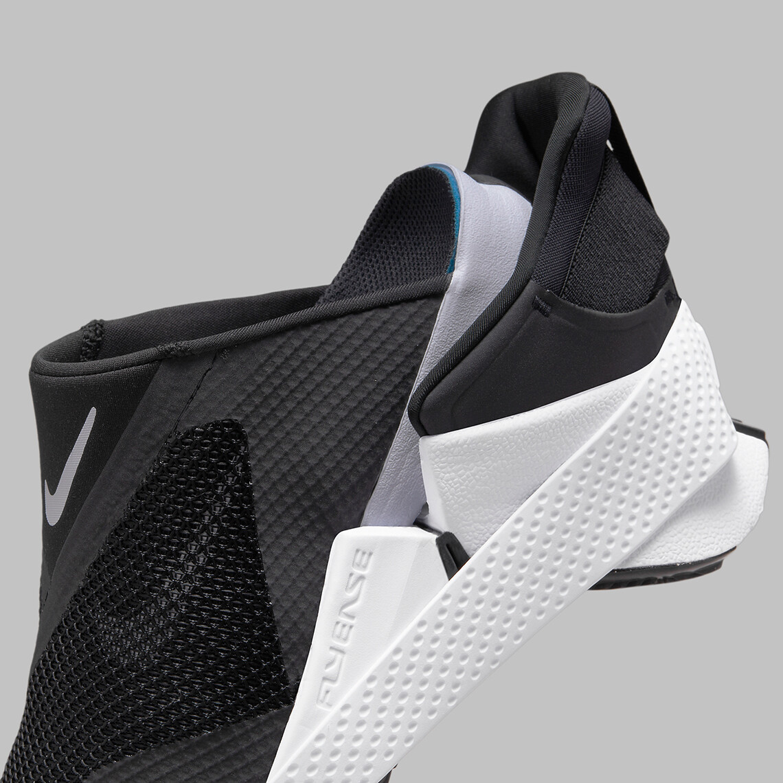 NIKE ナイキ　Go FlyEase Easy On/Off Shoes　黒白 NIKE WMNS GO FLYEASE 