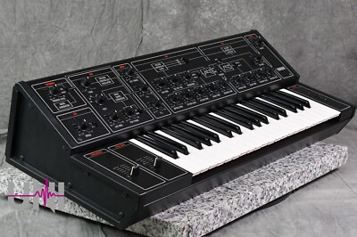 YAMAHA CS-10 Vintage Analog Synthesizer in very good
