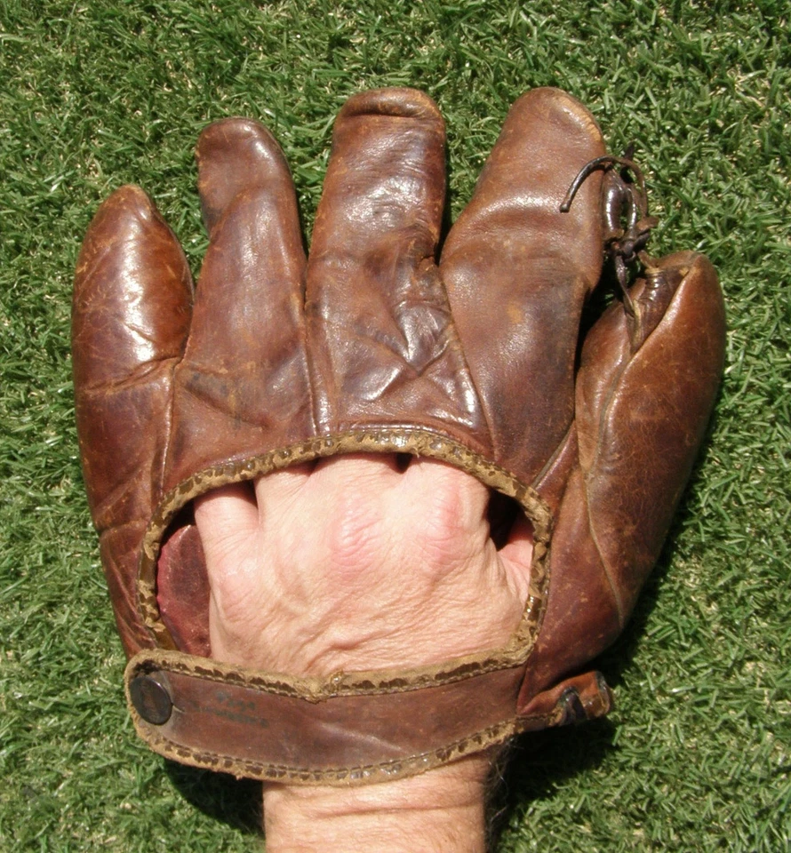 Antique 1920's Wilson Western Ed Brandt Baseball Glove, Vintage, Boston Braves - Image 4 of 4